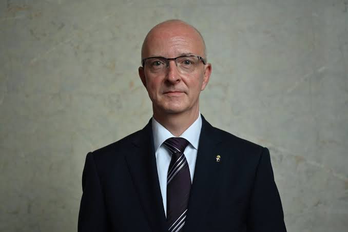 Szok na Węgrzech: prezes Kurii, András Zsolt Varga, zarządził policyjne śledztwo przeciwko Viktorowi Orbánowi w sprawie rzekomego sprzeniewierzenia pieniędzy.