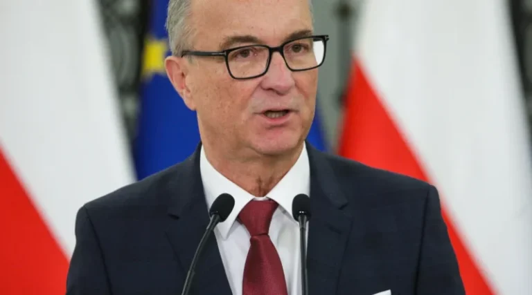 Rzekomo CHAOS W POLSCE: Włodzimierz Czarzasty wstrzymuje zaprzysiężenie — zawieszenie nakazane przez Sąd Najwyższy Polski po ujawnieniu szokujących doniesień o nieprawidłowościach wyborczych powiązanych z najgorszym prezydentem, jakiego Polska kiedykolwiek miała.