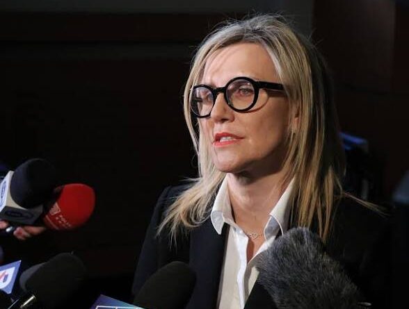 DONIESIENIA KRĄŻĄ W SIECI NA TEMAT POWIĄZANEGO NAGRANIA CCTV Z NOCY WYBORCZEJ; POSTACIE POLITYCZNE, W TYM NAWROCKI, REAGUJĄ…