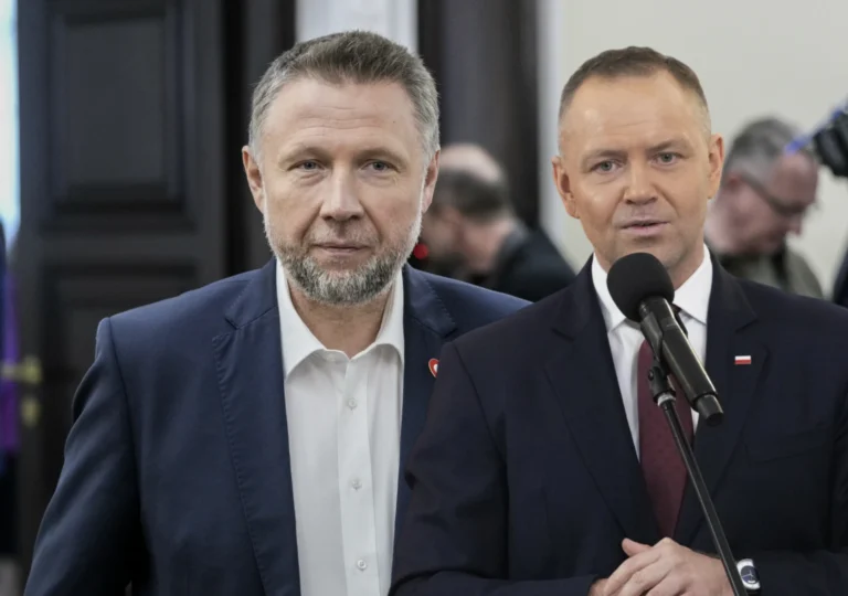 Pilne spotkanie w Ministerstwie Spraw Wewnętrznych i Administracji w sprawie prezydenta Nawrockiego. Wydano oświadczenie