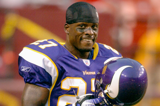 “Former NFL Player Ronyell Whitaker Saves Four Lives Through Organ Donation in Inspiring Final Act”
