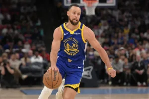Stephen Curry scores 52 as Warriors win against Grizzlies