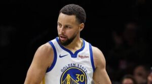 Steph Curry returns from injury with 29 points but Warriors lose to Rockets