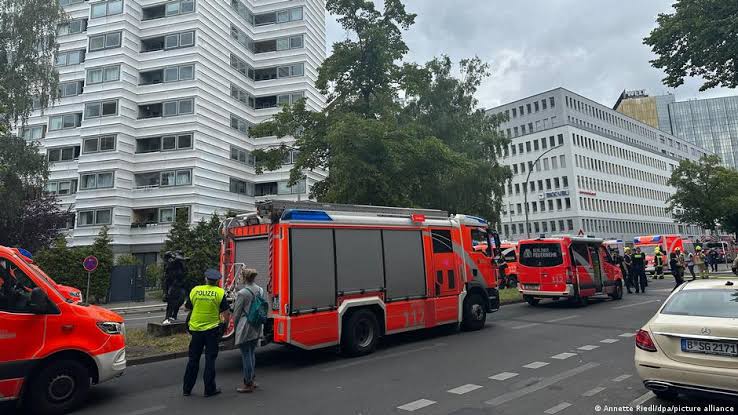 Alarm rozległ się w Berlinie o godzinie 3:00 nad ranem. Gauff musiała uciekać. Na miejsce natychmiast wezwano służby ratunkowe.