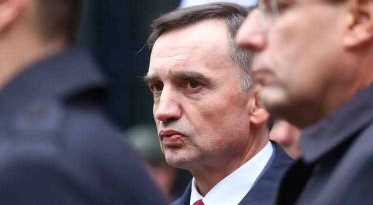 Sejm zmienia wniosek wobec Zbigniewa Ziobry. Jeden z głównych zarzutów usunięty, sprawa nadal obejmuje 51 zarzutów