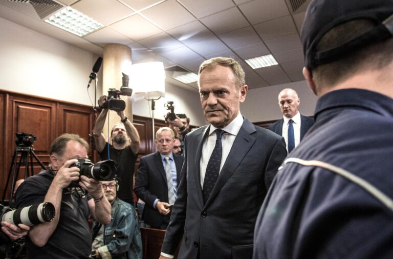 Donald Tusk pod lupą w związku z niewłaściwym wykorzystaniem 160 mln zł. Śledztwo ujawnia najmroczniejsze tajemnice