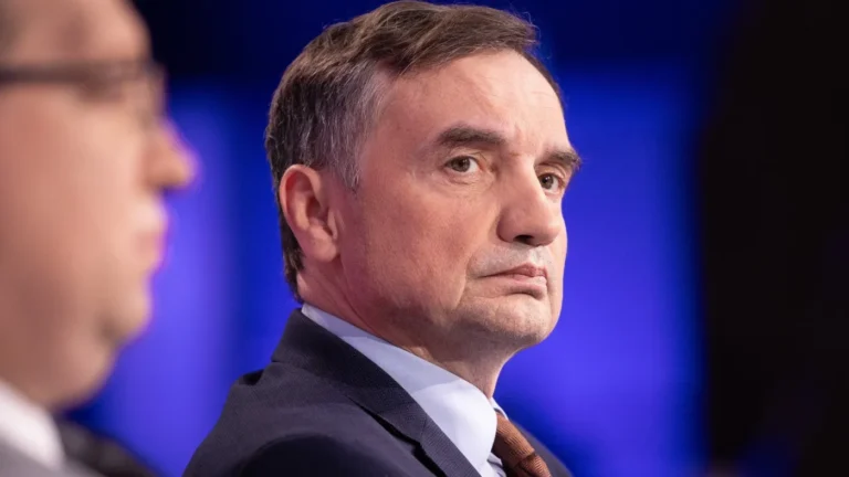 Zbigniew Ziobro załamany po wynikach testów DNA dotyczących dzieci, które uważał za swoje? „Pieniądze mogę zarobić ponownie, ale lat poświęconych na ich wychowanie nikt mi nie zwróci” — te gorzkie słowa chwytają za serce.