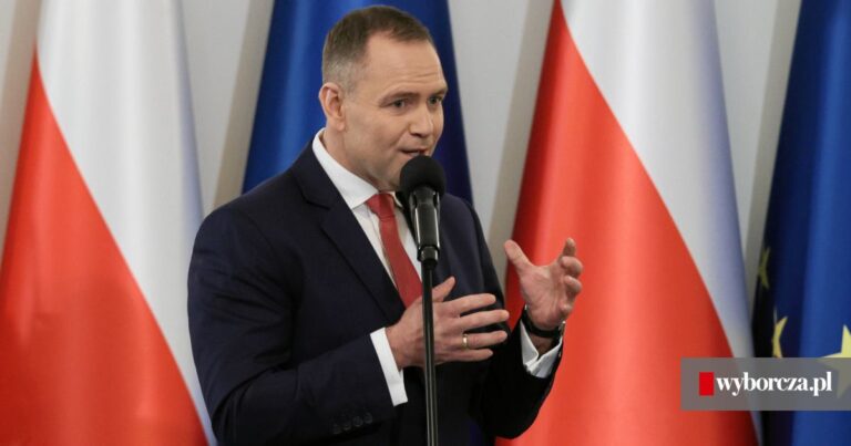 Karol Nawrocki zabiera głos w sprawie rosnących cen paliw i rachunków za gospodarstwa domowe. Jego orędzie z 1 października budzi pytania